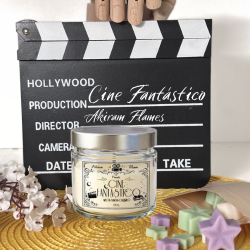 VELA AROMÁTICA CINE FANTÁSTICO 300g | Vela de soja y coco con aroma frutal.